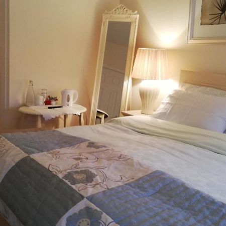 The Vee Guest Accommodation Γουότερφορντ Εξωτερικό φωτογραφία