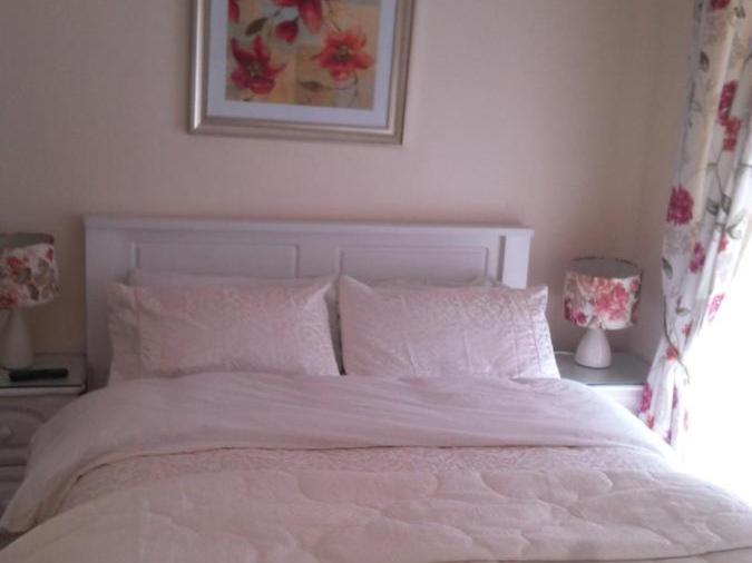 The Vee Guest Accommodation Γουότερφορντ Δωμάτιο φωτογραφία