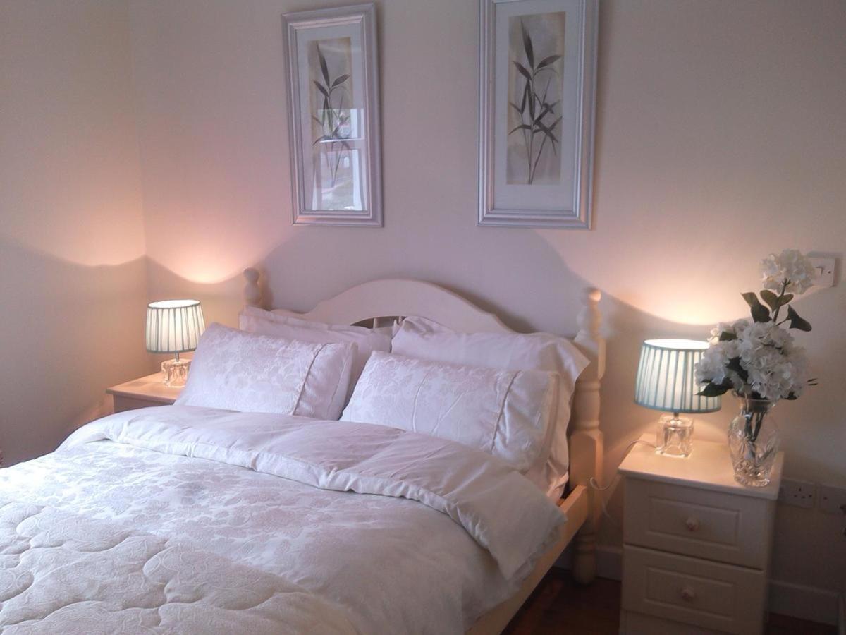 The Vee Guest Accommodation Γουότερφορντ Δωμάτιο φωτογραφία