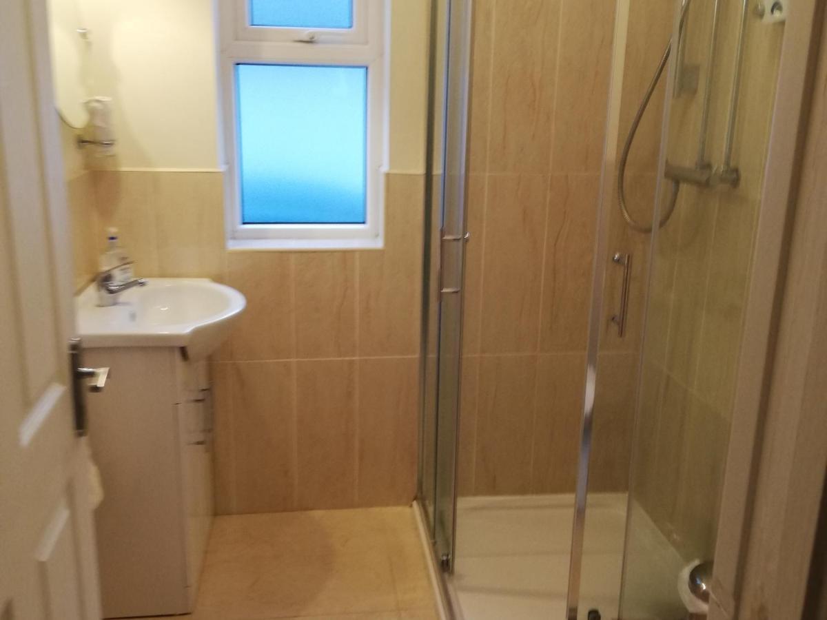 The Vee Guest Accommodation Γουότερφορντ Εξωτερικό φωτογραφία