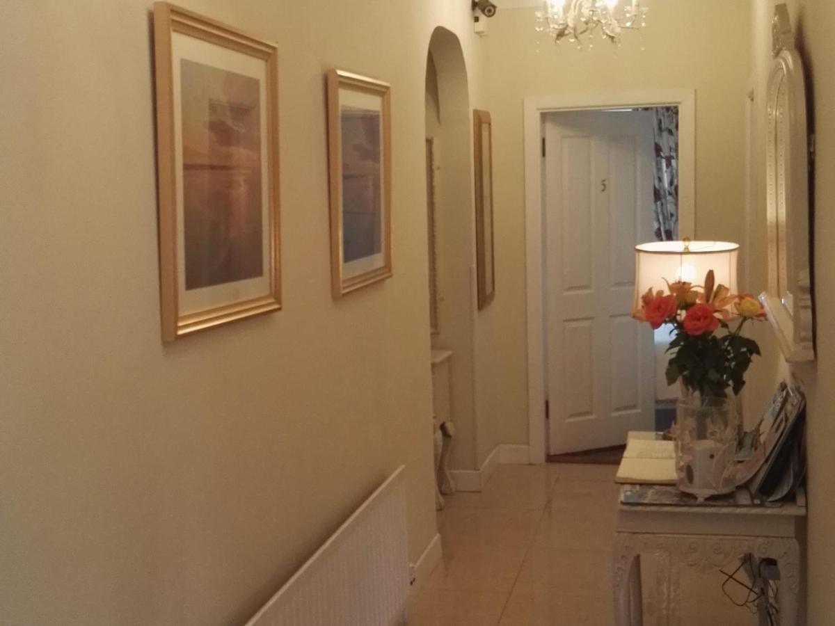 The Vee Guest Accommodation Γουότερφορντ Εξωτερικό φωτογραφία