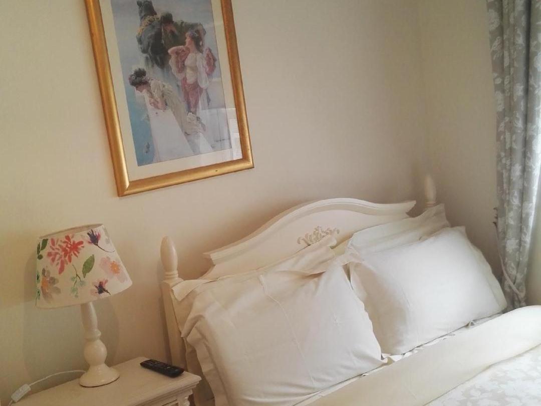The Vee Guest Accommodation Γουότερφορντ Εξωτερικό φωτογραφία